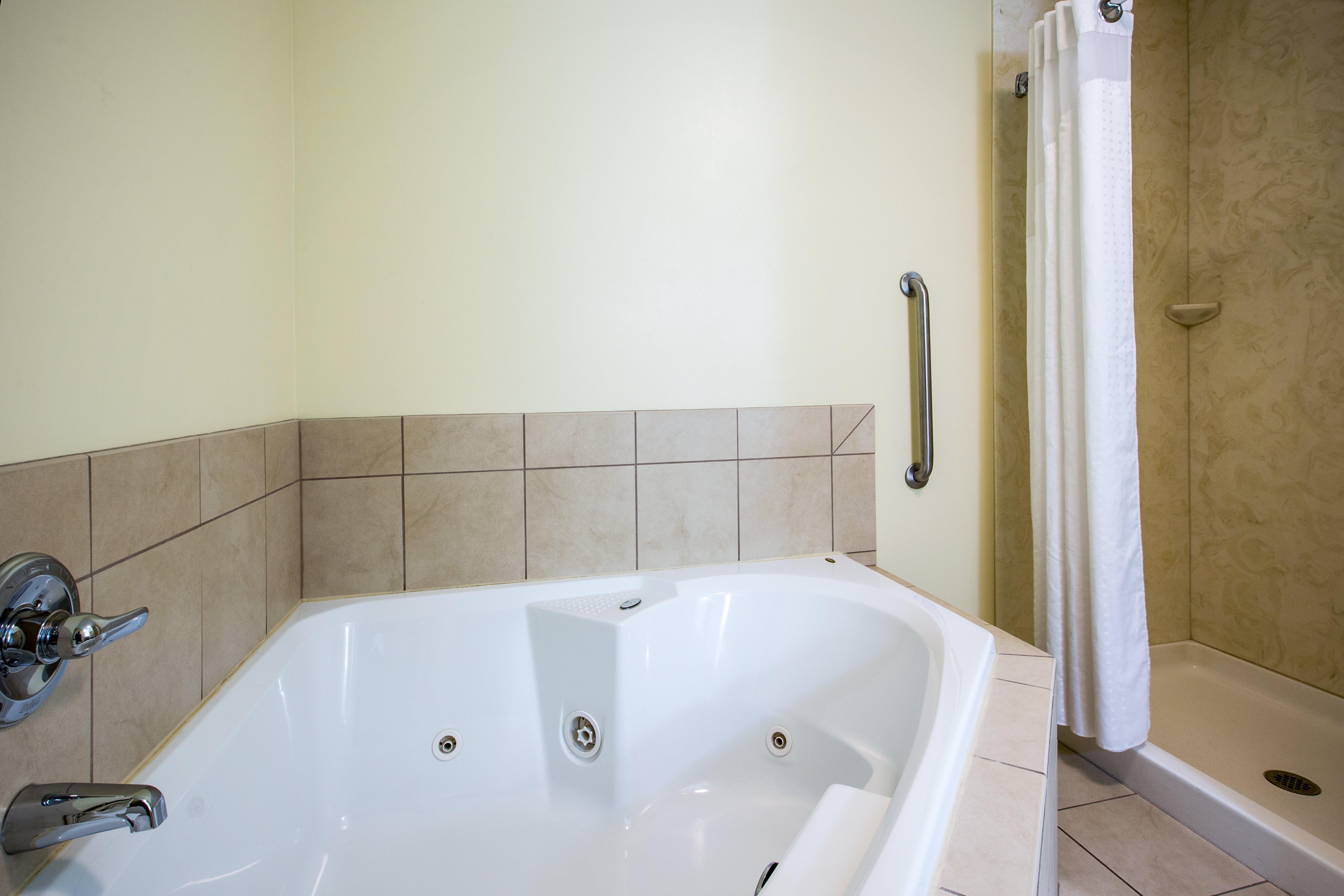Holiday Inn Express & Suites Vandalia By Ihg Exterior foto