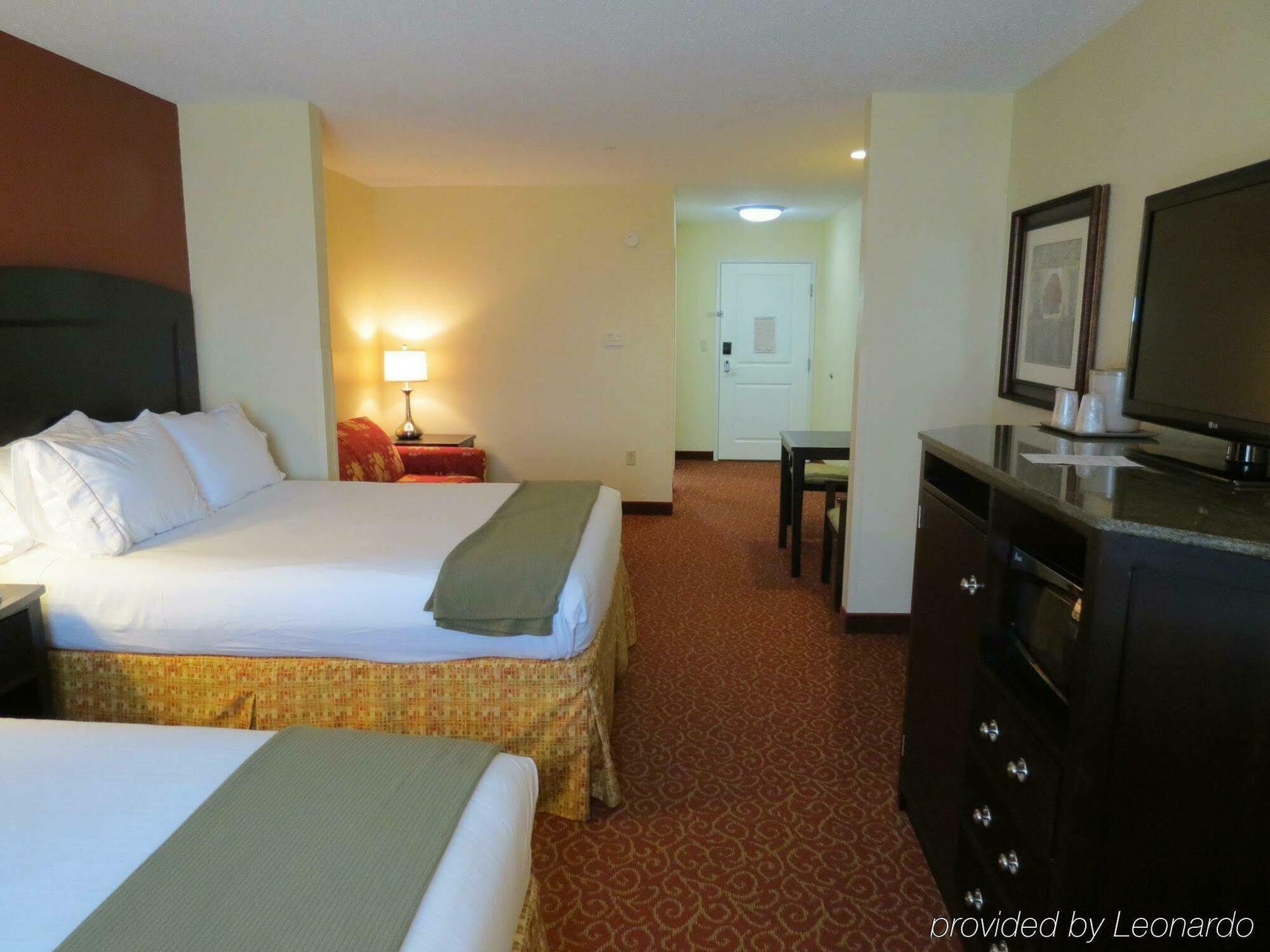 Holiday Inn Express & Suites Vandalia By Ihg Exterior foto
